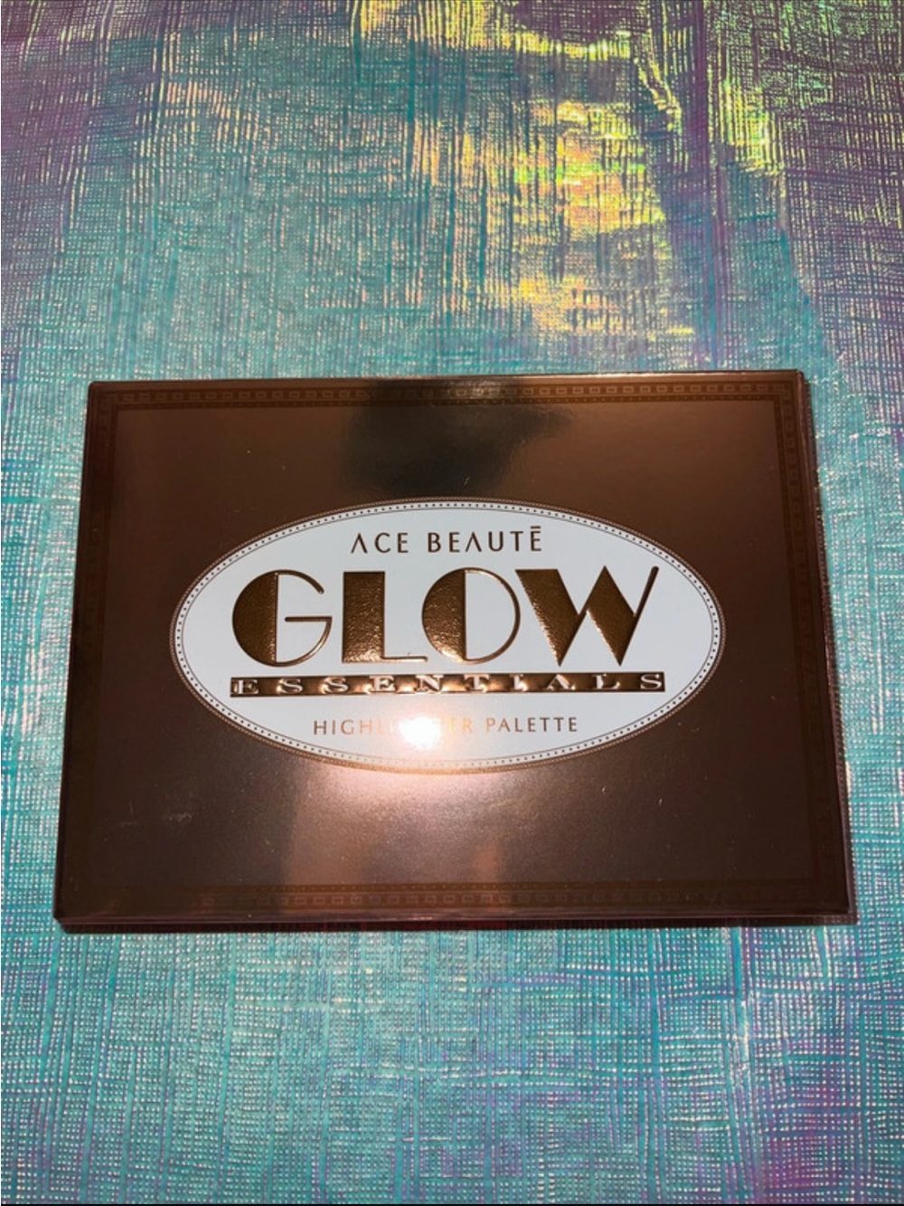 Glow Highlighter Palette on Surface